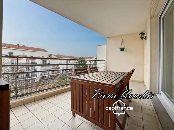 Appartement à vendre 4 pièces BRON EGLISE avec BALCONS