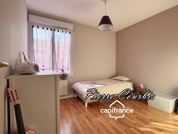 Appartement à vendre 4 pièces BRON EGLISE avec BALCONS