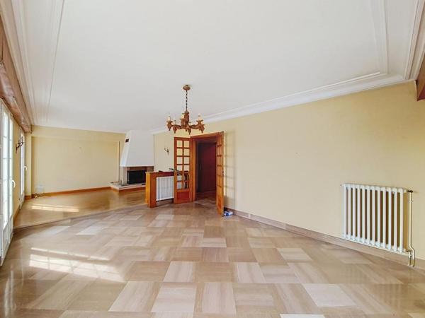 LANESTER : Immeuble de rapport - 3 appartements avec garages