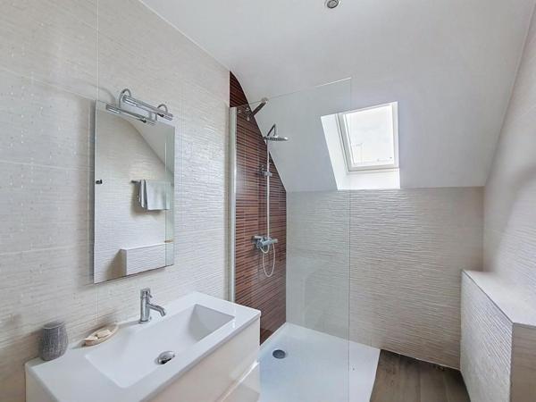 LANESTER : Immeuble de rapport - 3 appartements avec garages
