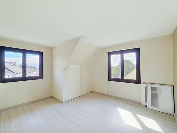 LANESTER : Immeuble de rapport - 3 appartements avec garages