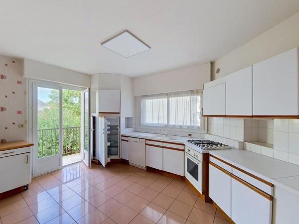 LANESTER : Immeuble de rapport - 3 appartements avec garages
