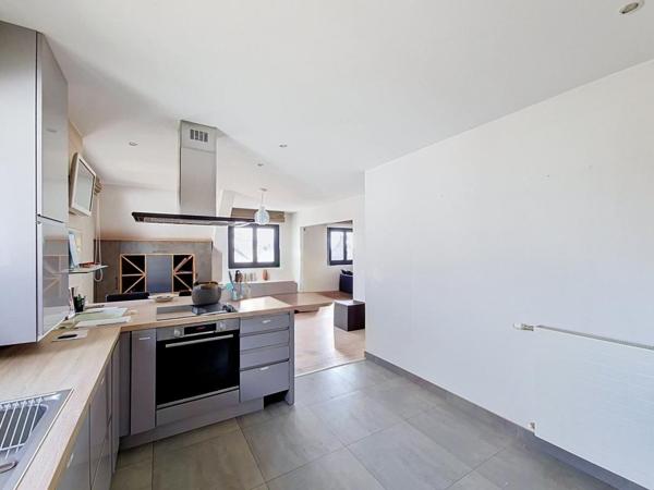 LANESTER : Immeuble de rapport - 3 appartements avec garages