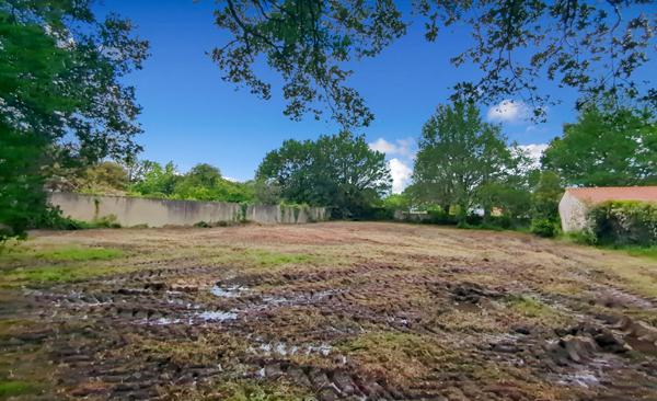 Terrain La Garnache 2009 m2