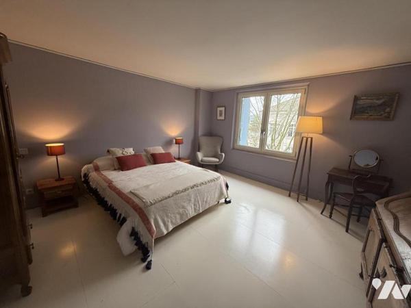 Maison de ville avec terrasse 249m² 9 pièces 