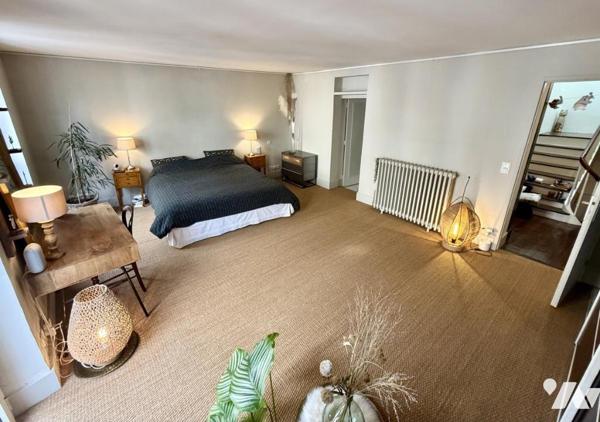 Maison de ville avec terrasse 249m² 9 pièces 