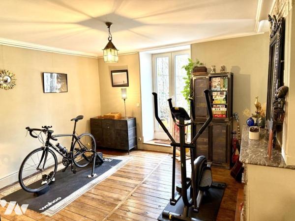 Maison de ville avec terrasse 249m² 9 pièces 