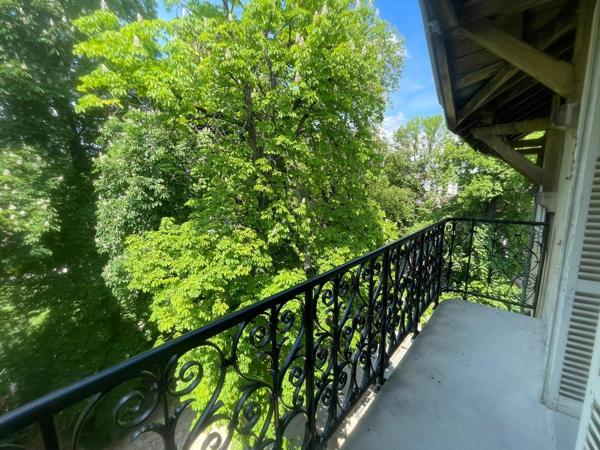 DIJON ARQUEBUSE TRES BEAU T4 DE 81 M2 AU DERNIER ETAGE
