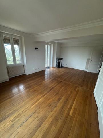DIJON ARQUEBUSE TRES BEAU T4 DE 81 M2 AU DERNIER ETAGE
