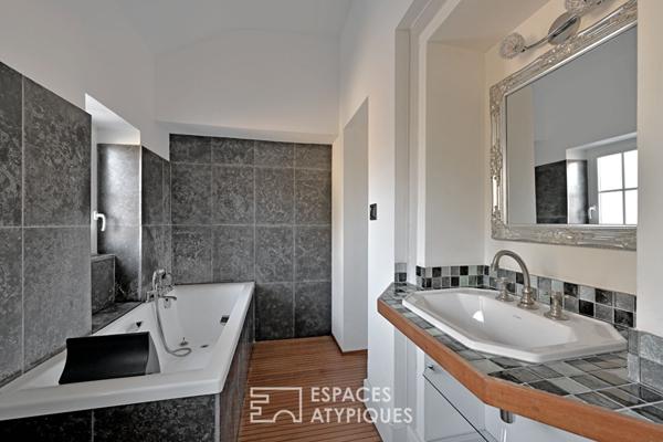 Maison de caractère avec son grand jardin aménagé