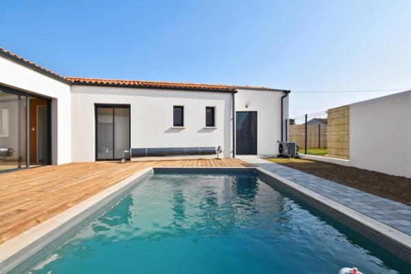 Maison à vendre 6 pièces LE THOU (17)