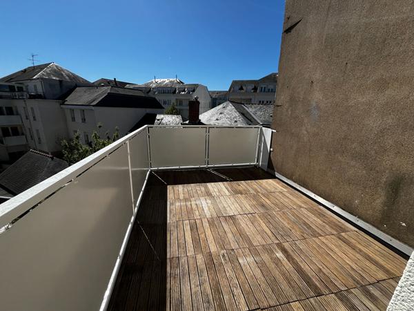 A louer - Studio meublé avec terrasse - Quartier Ney / Saint Serge