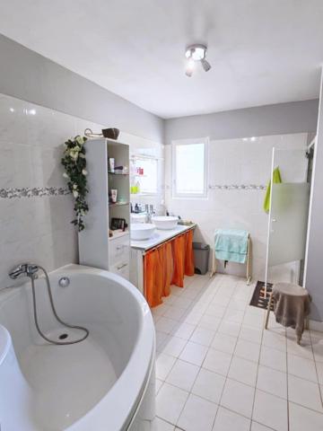 Double séjour très lumineux, aucun vis à vis