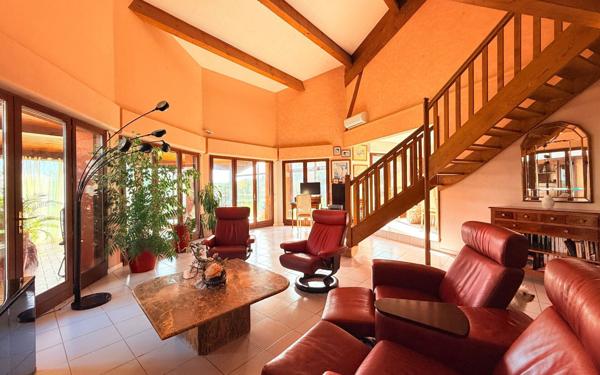 Maison à vendre    6 pièces •  Lherm