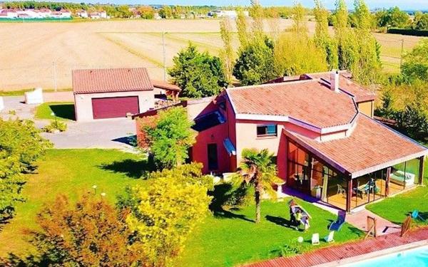 Maison à vendre    6 pièces •  Lherm