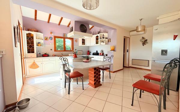 Maison à vendre    6 pièces •  Lherm