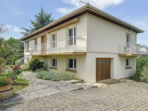 A vendre Maison DURAN 7 pièces avec garage terrain arboré et vue dégagée