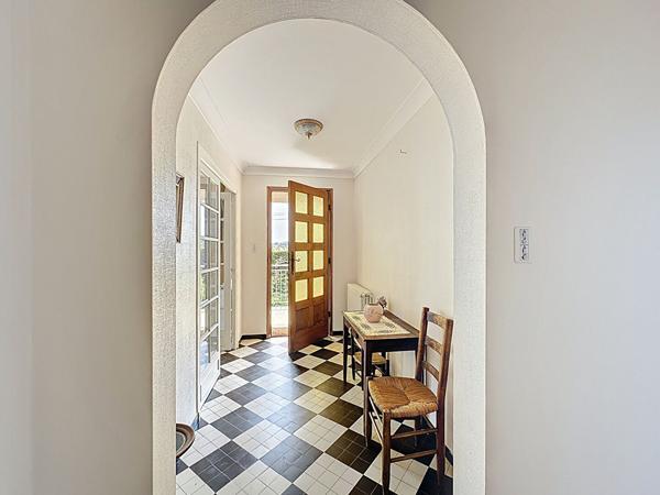 A vendre Maison DURAN 7 pièces avec garage terrain arboré et vue dégagée