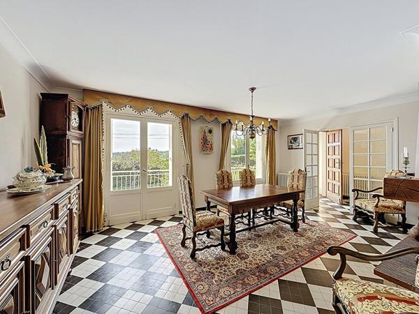 A vendre Maison DURAN 7 pièces avec garage terrain arboré et vue dégagée