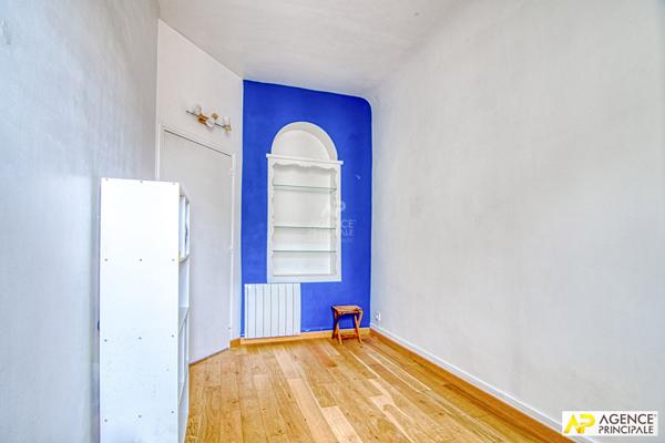 "Versailles Notre-Dame" Superbe appartement familial de 97 m² Carrez de 5 pièces ! Loyer 2 550 €/mois charges comprises **  - Référence  28334