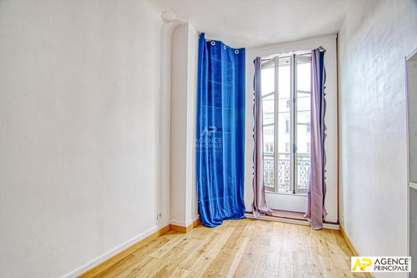 "Versailles Notre-Dame" Superbe appartement familial de 97 m² Carrez de 5 pièces ! Loyer 2 550 €/mois charges comprises **  - Référence  28334