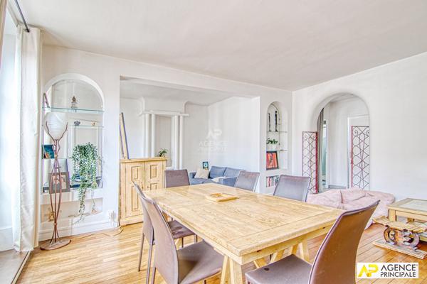 "Versailles Notre-Dame" Superbe appartement familial de 97 m² Carrez de 5 pièces ! Loyer 2 550 €/mois charges comprises **  - Référence  28334
