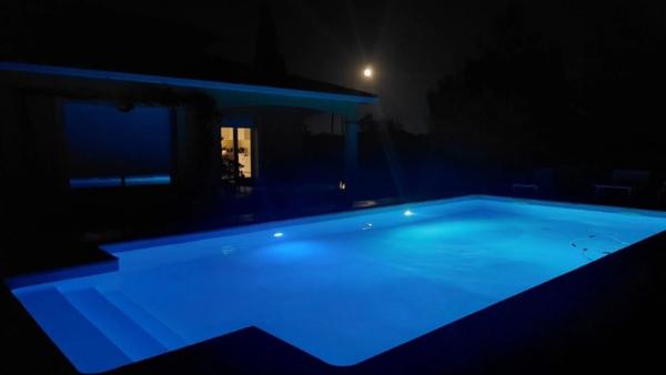 Dpt Landes (40), à vendre AIRE SUR L'ADOUR maison contemporaine T6 de 202m² habitables + terrases, pool house, garage de 60 m² et piscine sur 2755m² de terrain, au calme