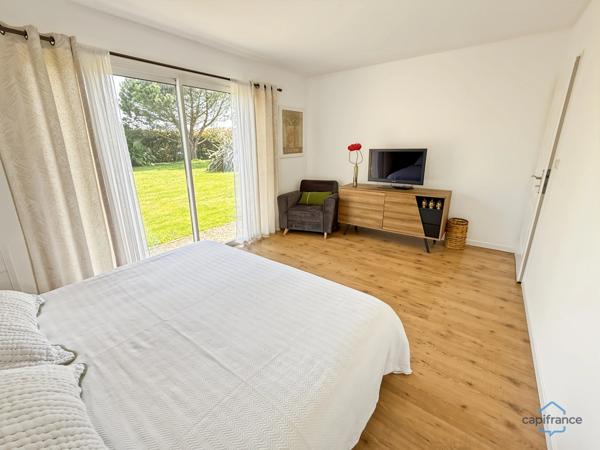 Dpt Landes (40), à vendre AIRE SUR L'ADOUR maison contemporaine T6 de 202m² habitables + terrases, pool house, garage de 60 m² et piscine sur 2755m² de terrain, au calme