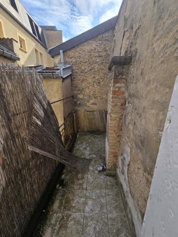 Metz (57000) SOUS COMPROMIS // IMMEUBLE DE 4 APPARTEMENTS A RENOVER ENTIEREMENT METZ CENTRE - TOITURE NEUVE