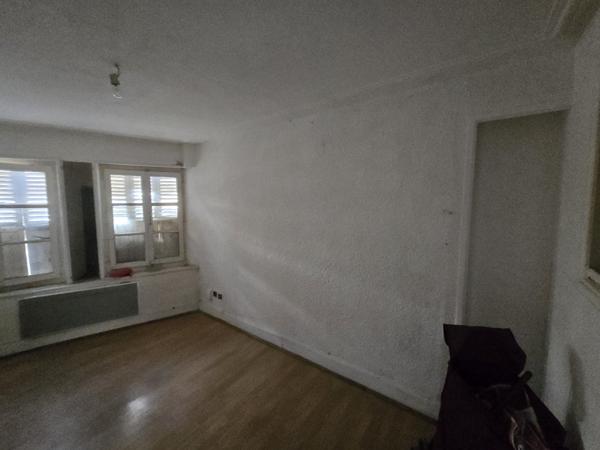 Metz (57000) SOUS COMPROMIS // IMMEUBLE DE 4 APPARTEMENTS A RENOVER ENTIEREMENT METZ CENTRE - TOITURE NEUVE