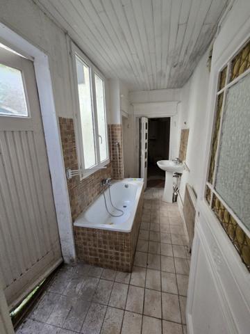 Metz (57000) SOUS COMPROMIS // IMMEUBLE DE 4 APPARTEMENTS A RENOVER ENTIEREMENT METZ CENTRE - TOITURE NEUVE