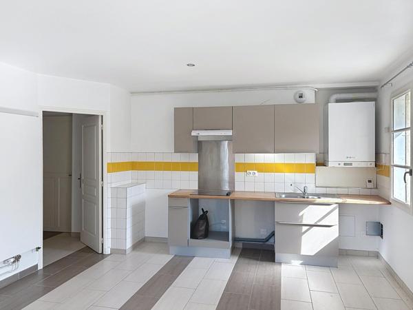 Triplex entièrement rénové et très lumineux