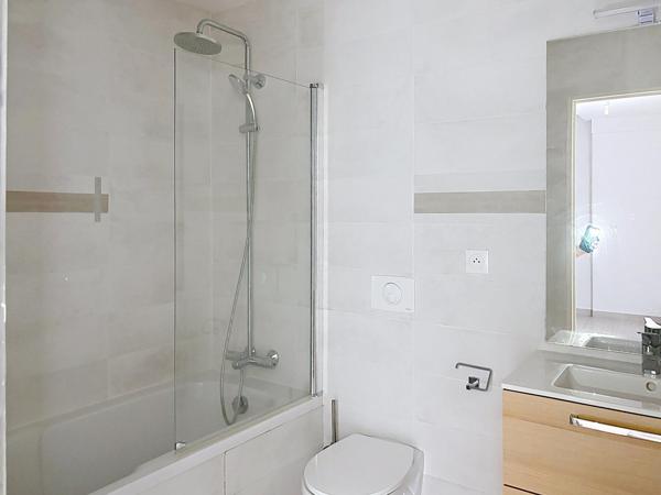 Triplex entièrement rénové et très lumineux