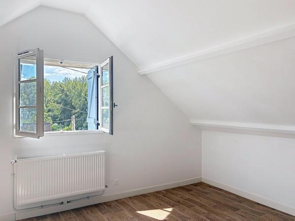 Triplex entièrement rénové et très lumineux