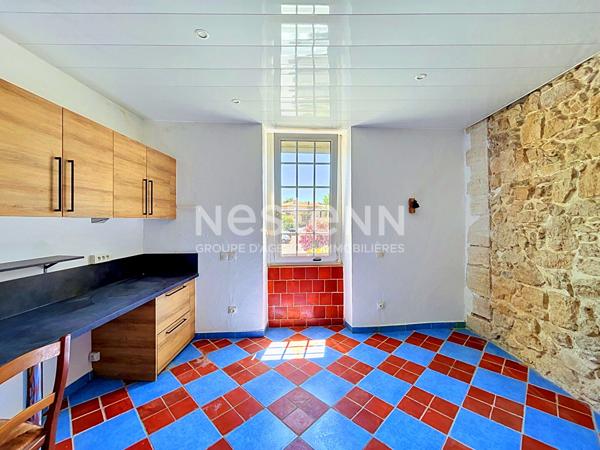 Maison de ville avec T2 indépendant, terrasse et garage à Sigean