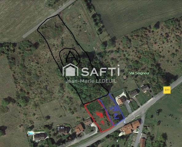 Terrain à batir, 27 m de façade environ.