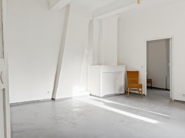 Toulon (83000) TOULON MAIRIE/HALLES – Grand T2 de 52m² – Idéal Investissement LCD ou 1er Achat