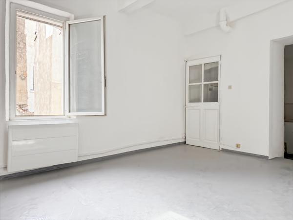 Toulon (83000) TOULON MAIRIE/HALLES – Grand T2 de 52m² – Idéal Investissement LCD ou 1er Achat