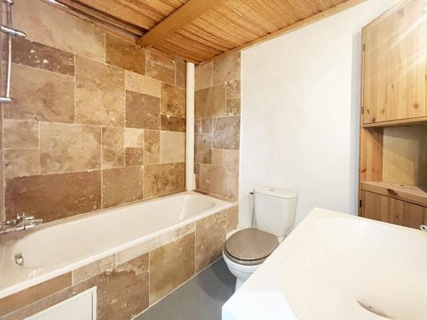 Toulon (83000) TOULON MAIRIE/HALLES – Grand T2 de 52m² – Idéal Investissement LCD ou 1er Achat