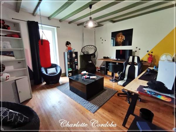 Coup de cœur pour cette maison en pierre au cœur de la nature, possibilité gîte – 2 ha et vue imprenable