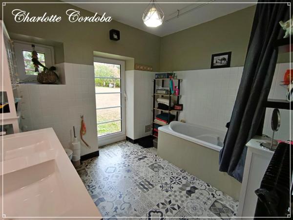 Coup de cœur pour cette maison en pierre au cœur de la nature, possibilité gîte – 2 ha et vue imprenable