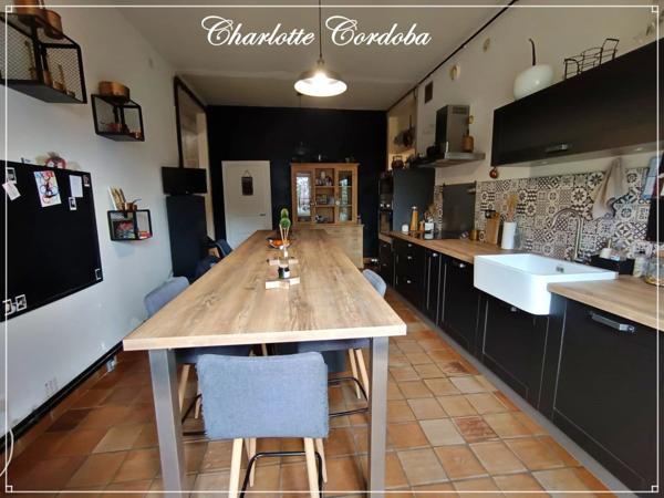 Coup de cœur pour cette maison en pierre au cœur de la nature, possibilité gîte – 2 ha et vue imprenable