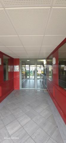 vinassan apprt t3 piscine parking
