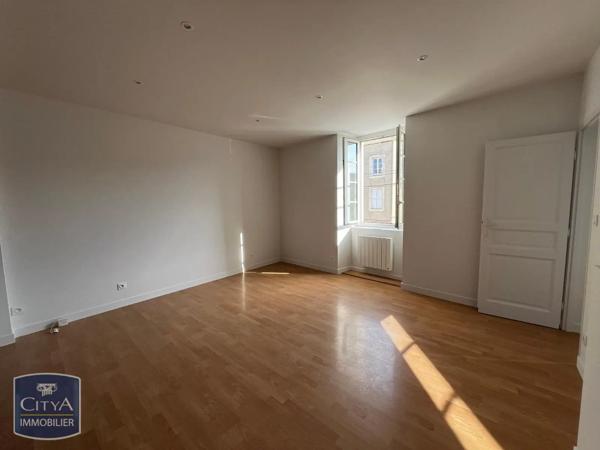 Appartement à louer 2 pièces 48.86m² Laval (53000)