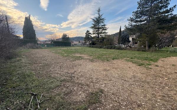 Terrain à vendre    Riez