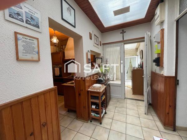 Belle maison semi individuelle par le garage