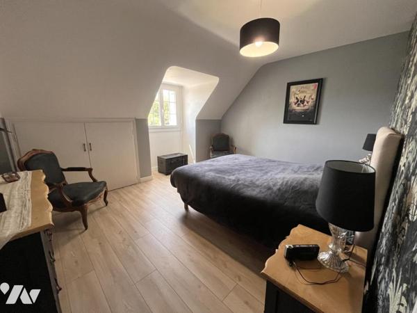 PLUMELIAU centre : vaste néobretonne