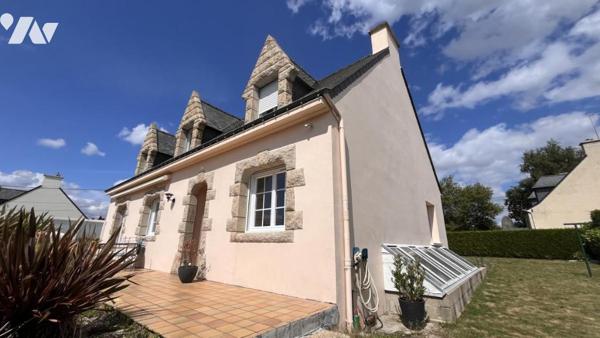 PLUMELIAU centre : vaste néobretonne