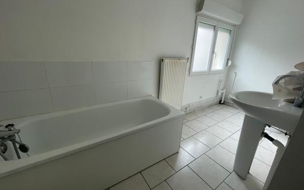 Maison à vendre    3 pièces • 78 m2 Hérin