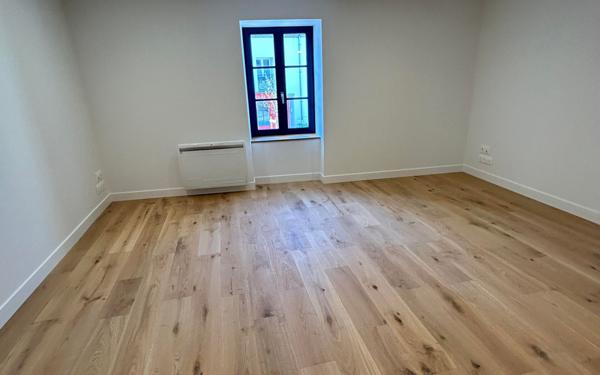 Appartement à louer    4 pièces • 76 m2 Batz-sur-Mer